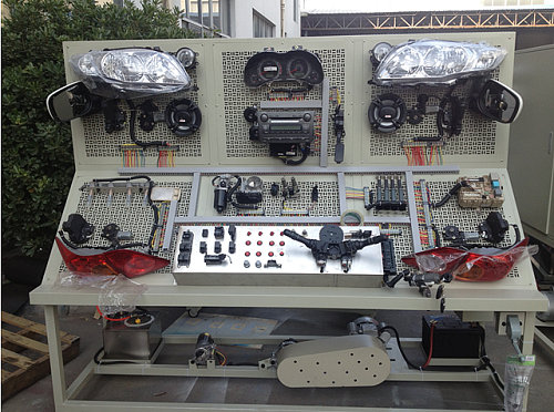 汽車電器綜合考核實(shí)訓(xùn)臺(tái)